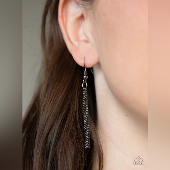 Black Metallic Necklace with Gold - Picture 3 of 3